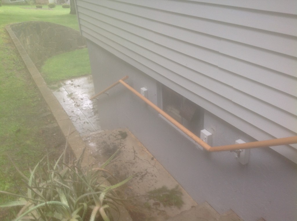 Hand rail for the side of the home